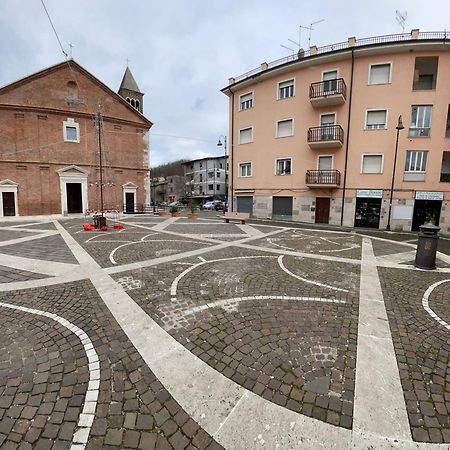 Al Campanile Centro Storico Ampio Luminoso E Panoramico Appartamento Trilocale Carsoli Esterno foto