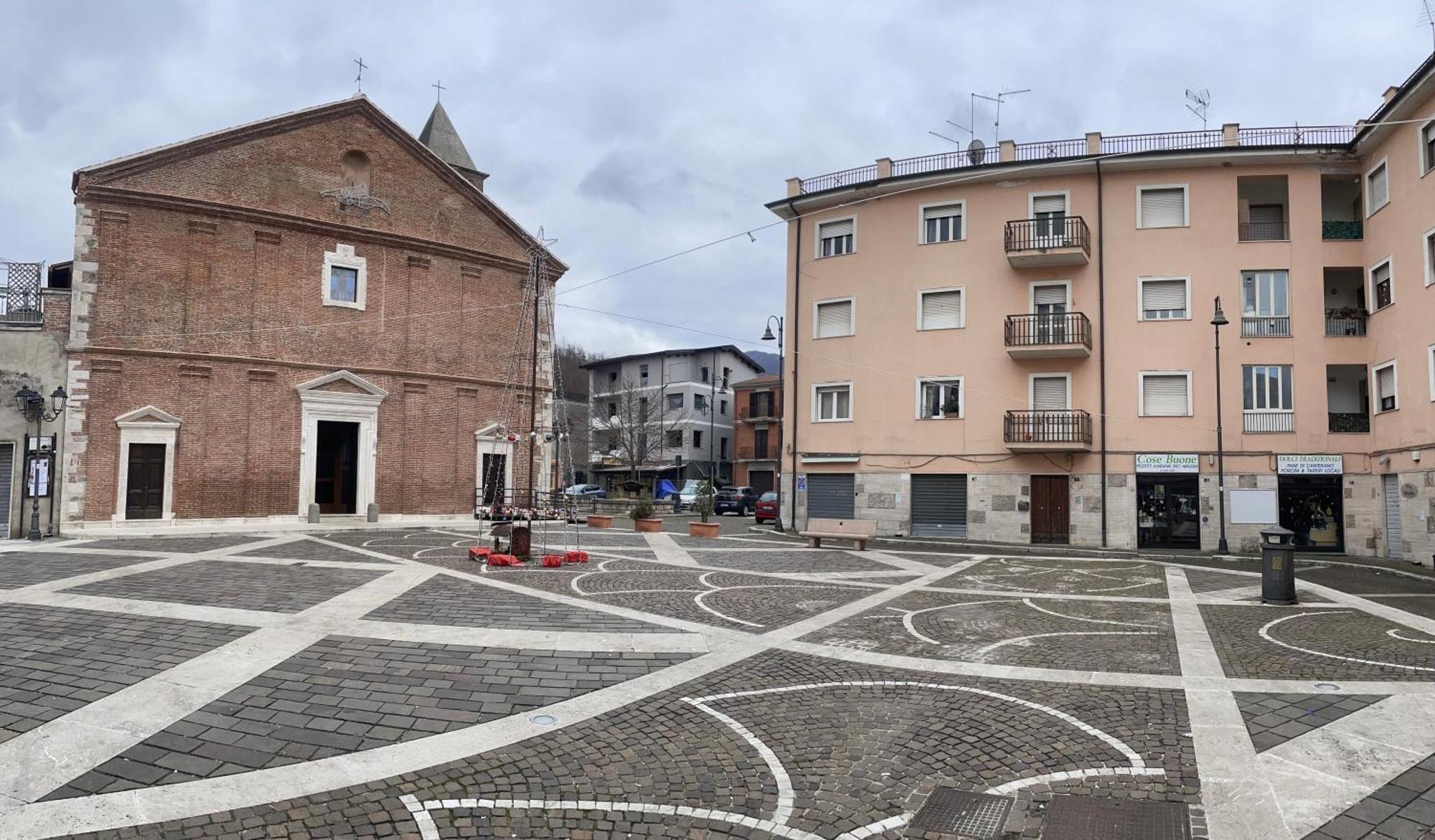 Al Campanile Centro Storico Ampio Luminoso E Panoramico Appartamento Trilocale Carsoli Esterno foto