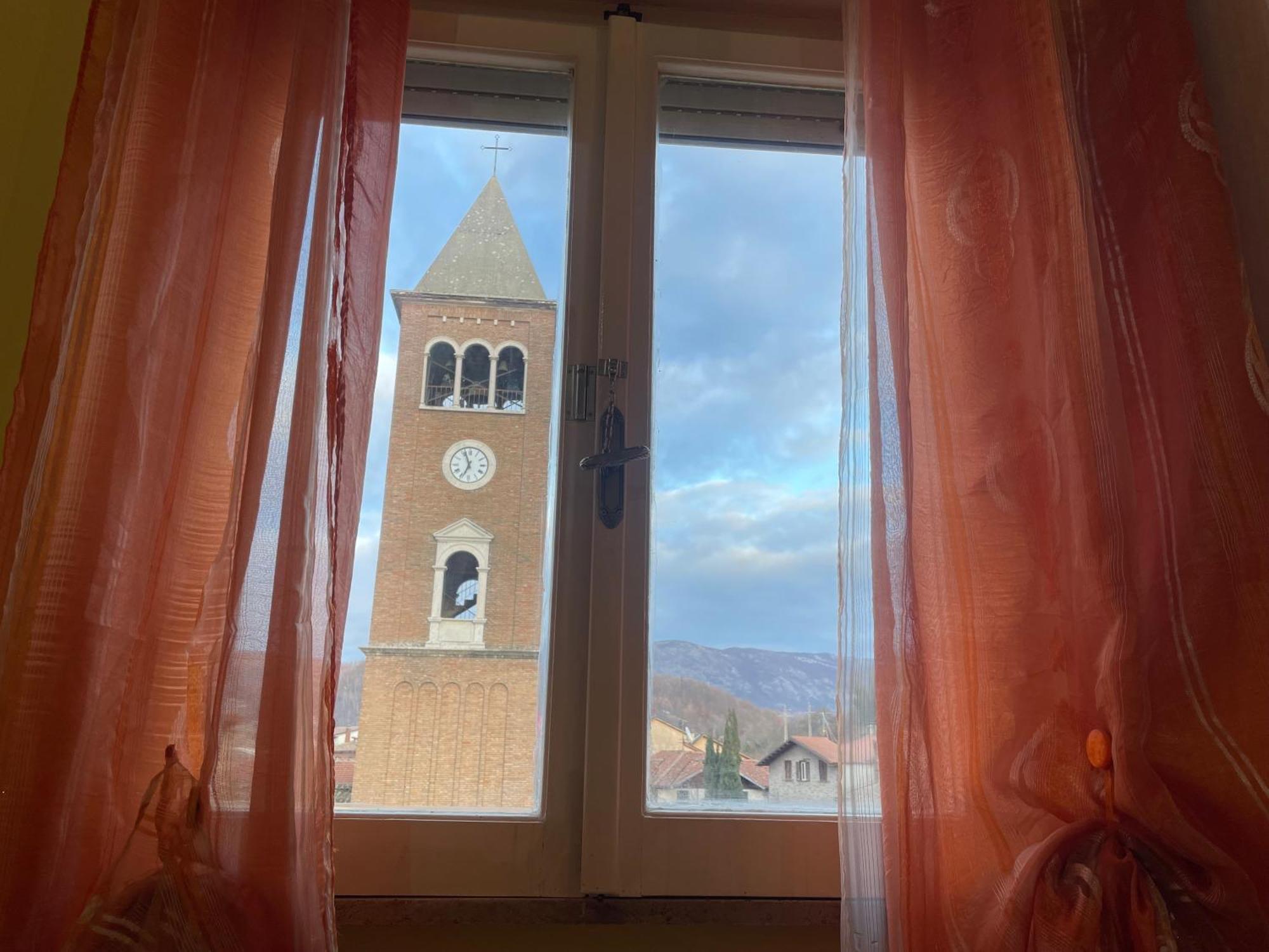 Al Campanile Centro Storico Ampio Luminoso E Panoramico Appartamento Trilocale Carsoli Esterno foto